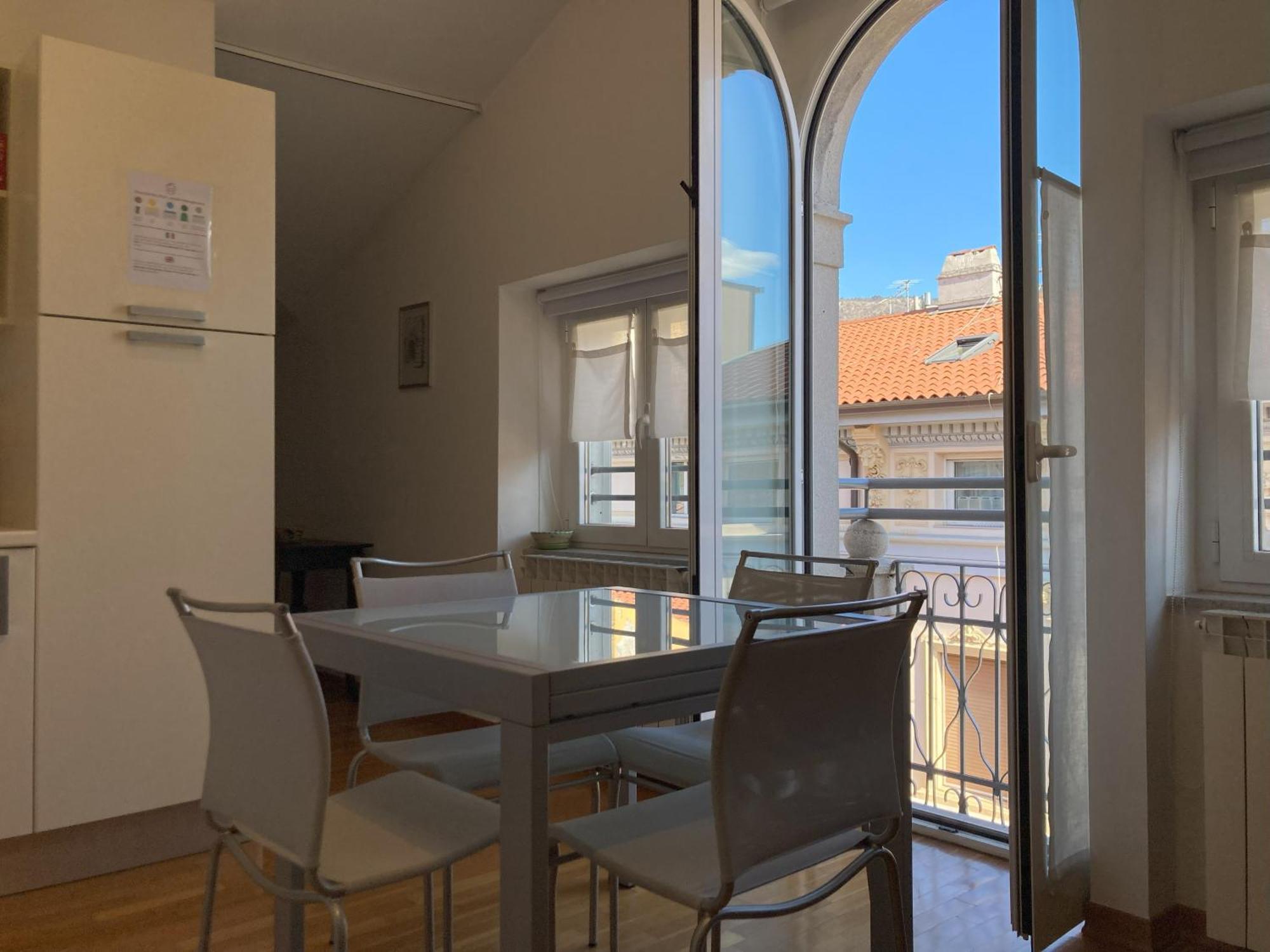 Ferienwohnung Galileo - Via Galilei 9 Triest Exterior foto